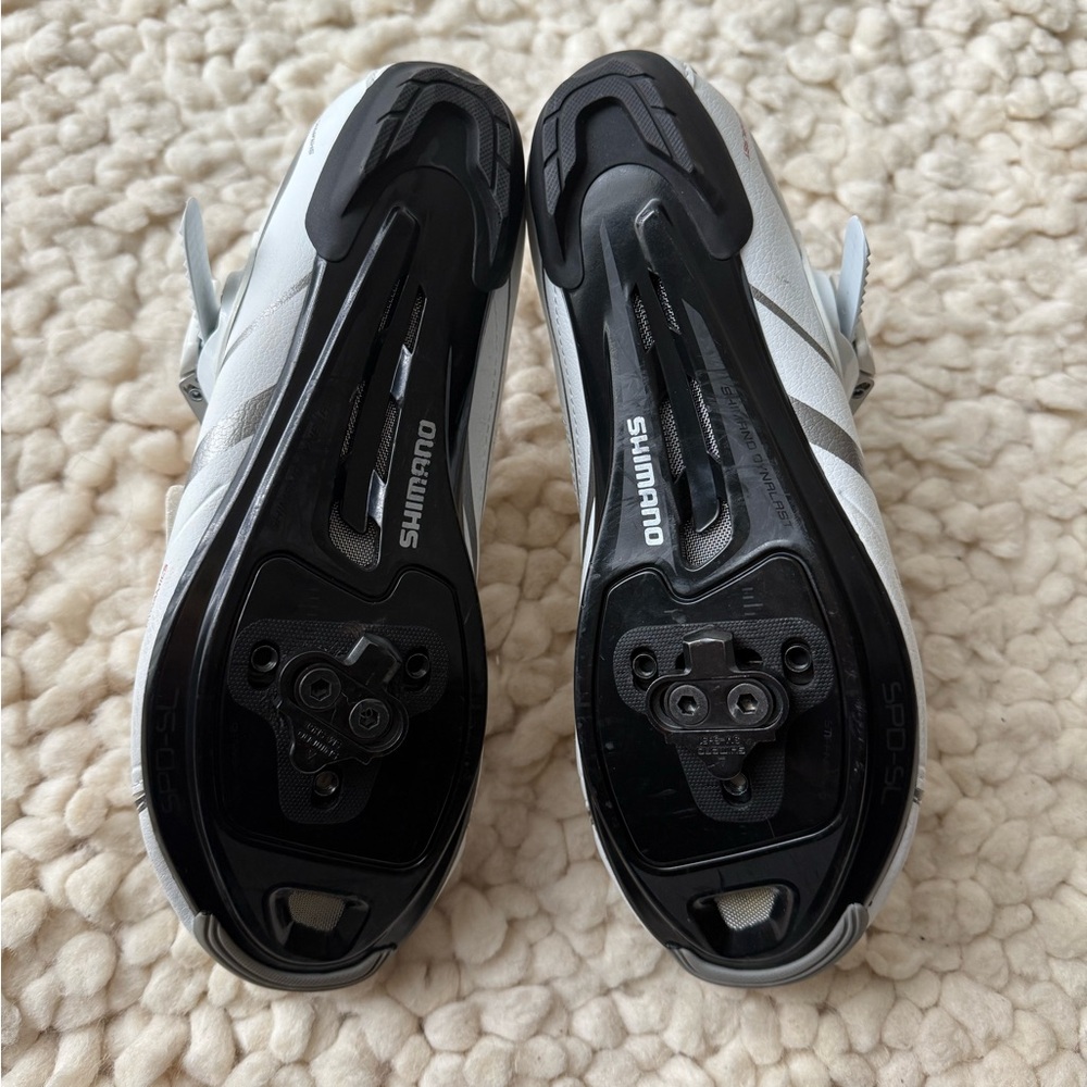 Shimano White and Black Spin Shoes - Picture 3 of 5